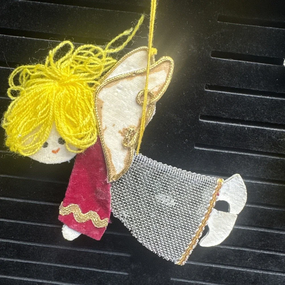 VINTAGE  HANDMADE SITTING ANGEL  CHRISTMAS‎ ORNAMENT.